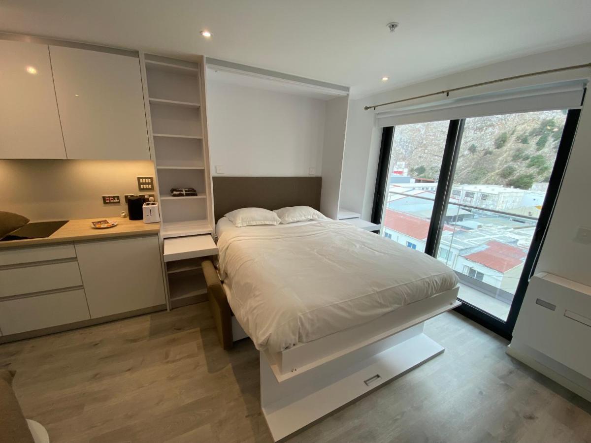 Modern Studio Apartment At The Hub Gibraltar Bagian luar foto