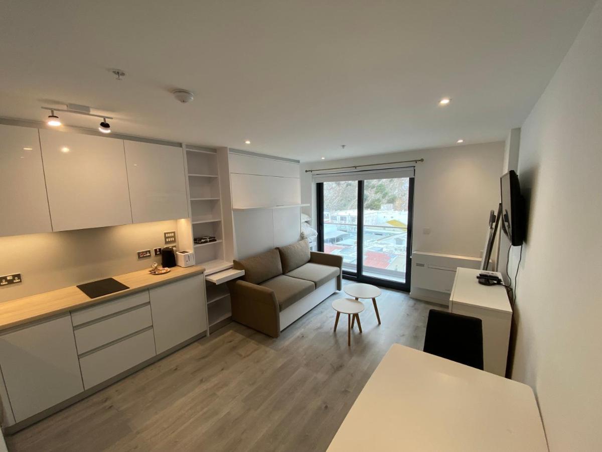 Modern Studio Apartment At The Hub Gibraltar Bagian luar foto